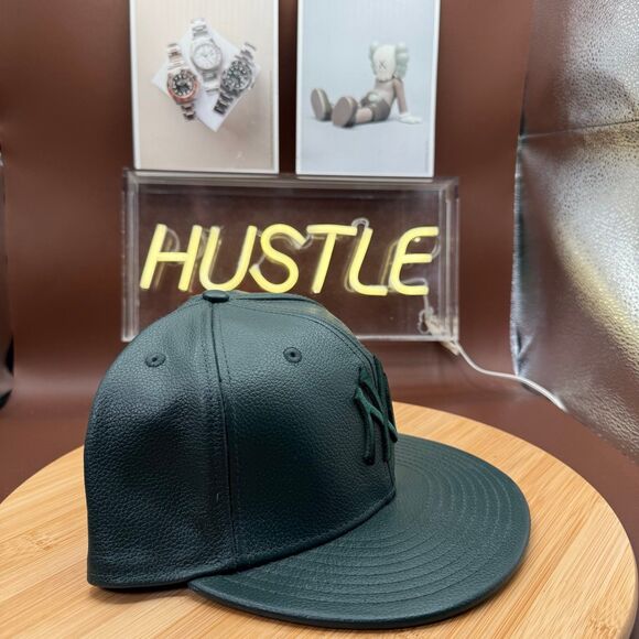 MLB Garden New York Yankees Dark Green 59FIFTY Fitted Cap  Vintage New Era New York Yankees 59Fifty Dark green Leather Fitted Size 7 7/8